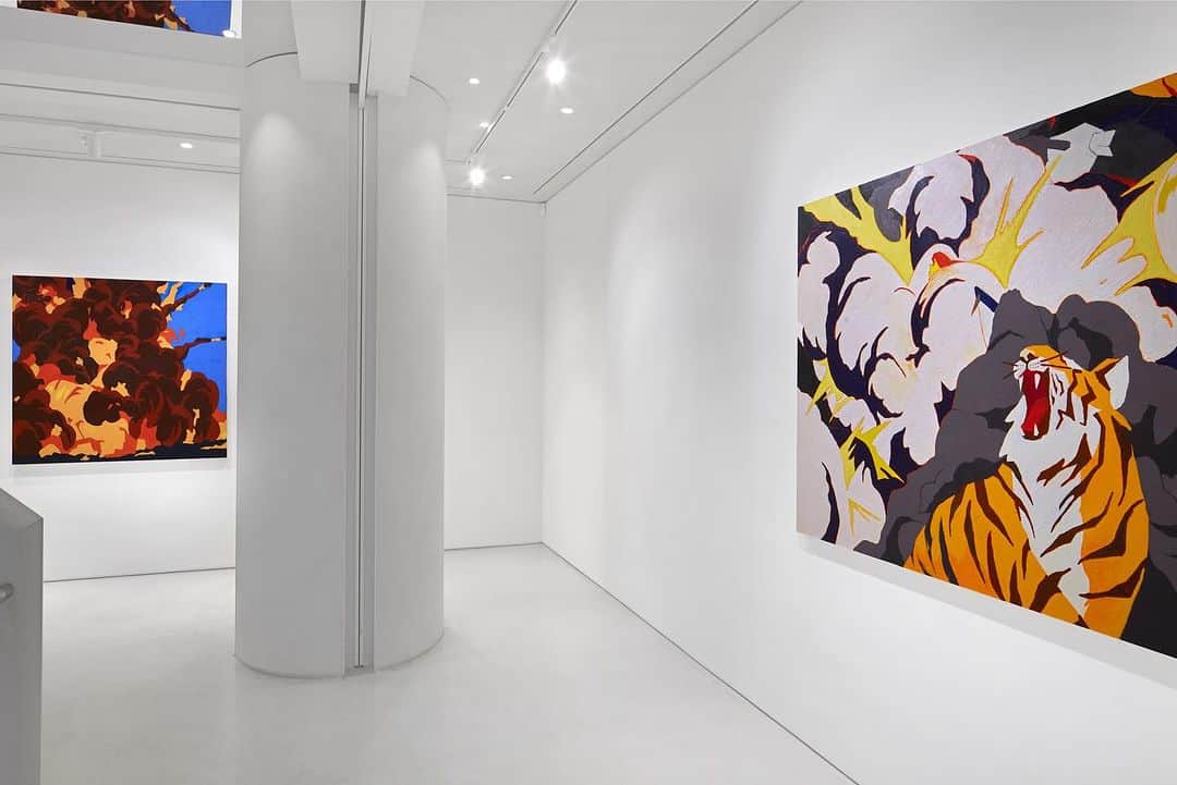 吉田拓巳さんのインスタグラム写真 - (吉田拓巳Instagram)「ロンドンのOnitsuka Tiger アートギャラリープロジェクト「Tiger Gallery™」第６弾。 韓国出身のアーティストS.H. KIM氏による個展『A FORCE OF COLOUR』が始まりました！ アートウィーク中のロンドンにお越しの皆様、是非お立ち寄りください！  S.H. KIM- “A FORCE OF COLOUR” Tiger Gallery™ 249-251 Regent Street, London W1B 2EP  On view:Oct 11 - Dec 9, 2023  @skim269  @tigergallery1949  @onitsukatigeruk  @onitsukatigerofficial   @artintelligenceglobal  @bennuglobalentertainment  @yuki_terase  @so_you_mean  @keitatakagi  @waka_0604   #OnitsukaTiger #TigerGallery #SHKIM #ArtIntelligenceGlobal」10月11日 19時06分 - tkmivj