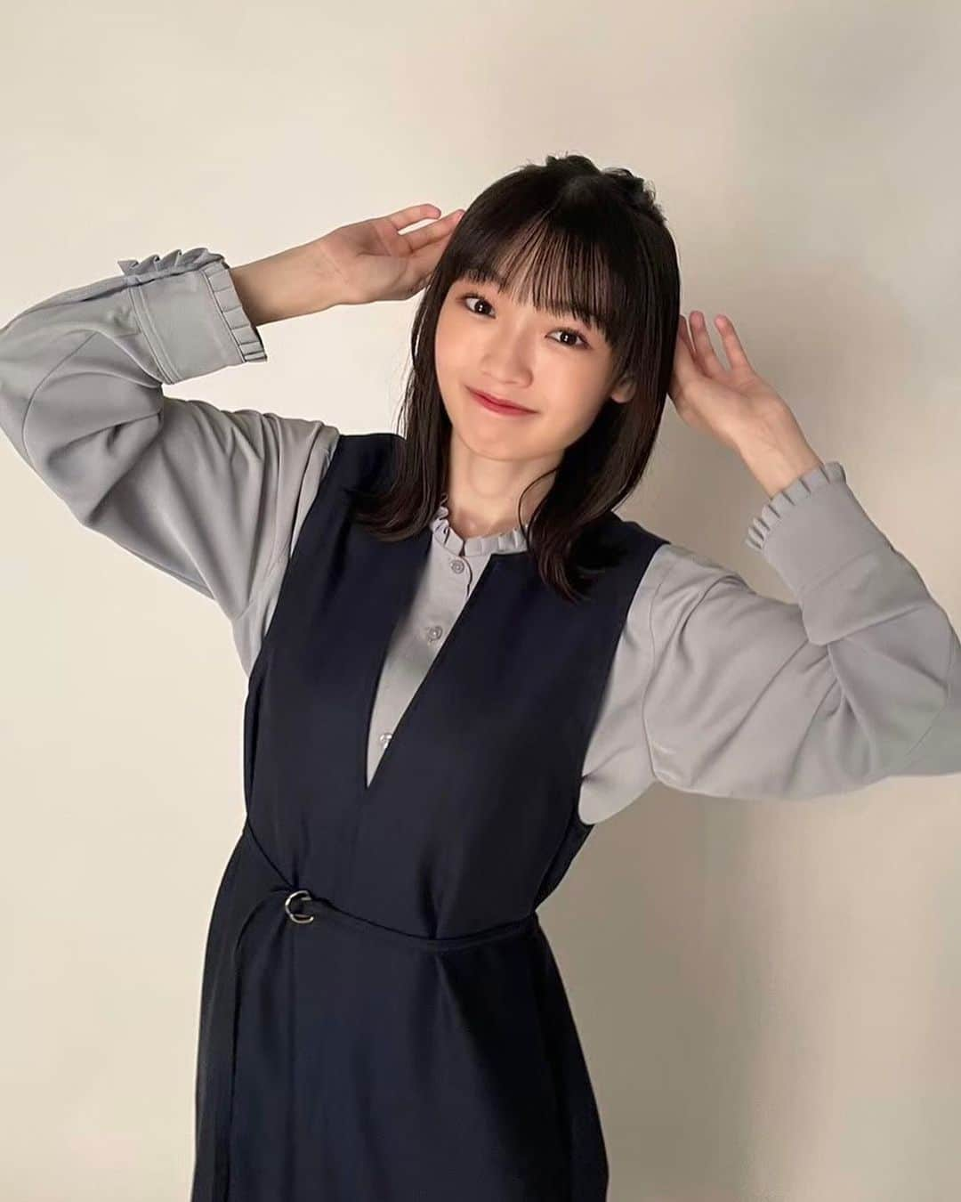 山﨑愛生さんのインスタグラム写真 - (山﨑愛生Instagram)「. 洋服の青山×モーニング娘。'23 『アオヤマ娘。'60』  モーニング娘。'23 洋服の青山 レディース部 プロモーション担当に 就任することになりました！！  📷 ♡撮影オフショット （ビジカジコーデ）  @aoyama_ladies  #洋服の青山 #洋服の青山レディース服  #アオヤマ娘60 #ビジネスカジュアル #ビジカジ  #似合ってますか ？😚  #モーニング娘 #モーニング娘23  #morningmusume23  #山﨑愛生 #パンダさんパワー」10月11日 19時09分 - mei_yamazaki.official