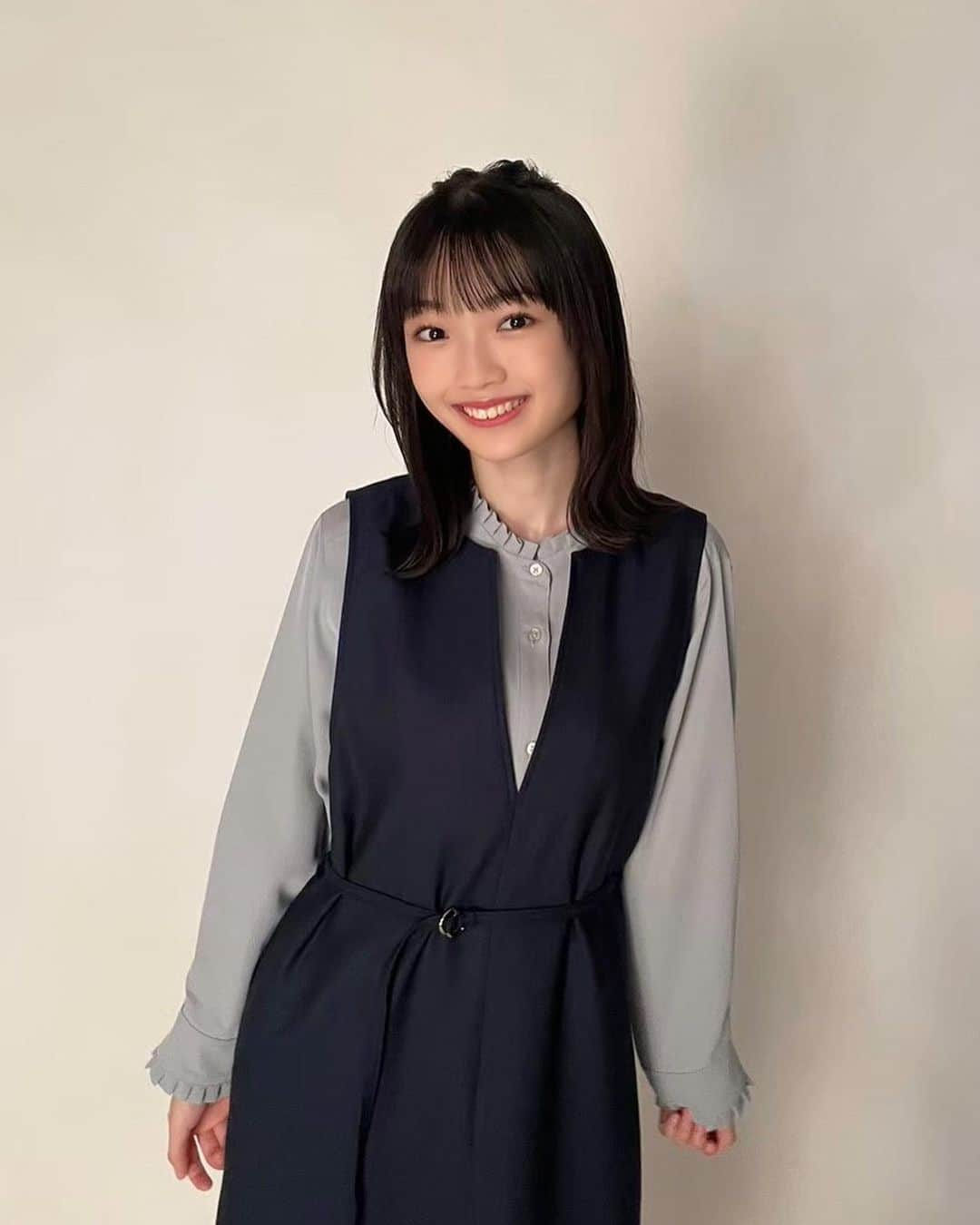 山﨑愛生さんのインスタグラム写真 - (山﨑愛生Instagram)「. 洋服の青山×モーニング娘。'23 『アオヤマ娘。'60』  モーニング娘。'23 洋服の青山 レディース部 プロモーション担当に 就任することになりました！！  📷 ♡撮影オフショット （ビジカジコーデ）  @aoyama_ladies  #洋服の青山 #洋服の青山レディース服  #アオヤマ娘60 #ビジネスカジュアル #ビジカジ  #似合ってますか ？😚  #モーニング娘 #モーニング娘23  #morningmusume23  #山﨑愛生 #パンダさんパワー」10月11日 19時09分 - mei_yamazaki.official