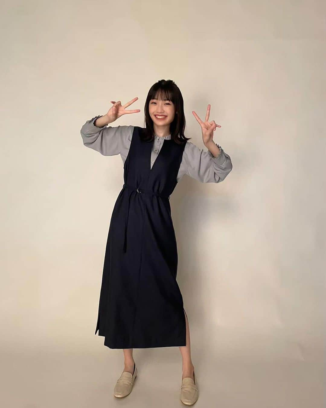 山﨑愛生さんのインスタグラム写真 - (山﨑愛生Instagram)「. 洋服の青山×モーニング娘。'23 『アオヤマ娘。'60』  モーニング娘。'23 洋服の青山 レディース部 プロモーション担当に 就任することになりました！！  📷 ♡撮影オフショット （ビジカジコーデ）  @aoyama_ladies  #洋服の青山 #洋服の青山レディース服  #アオヤマ娘60 #ビジネスカジュアル #ビジカジ  #似合ってますか ？😚  #モーニング娘 #モーニング娘23  #morningmusume23  #山﨑愛生 #パンダさんパワー」10月11日 19時09分 - mei_yamazaki.official