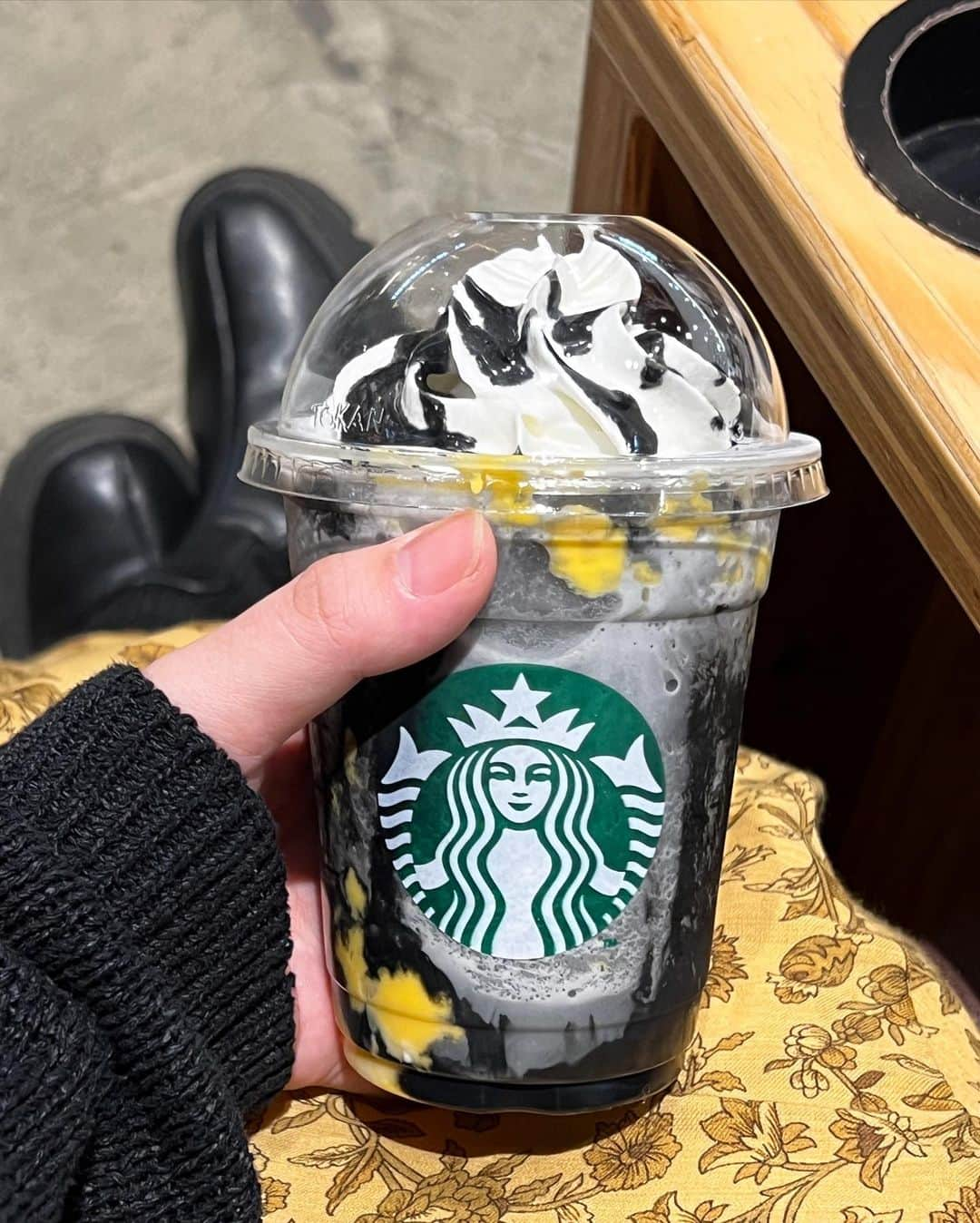 tappy1119さんのインスタグラム写真 - (tappy1119Instagram)「⁡ Booooo ﾌﾗﾍﾟﾁｰﾉ 👻🎃 ⁡ 発売日さっそく飲んでみた( ・∇・) ⁡ ⁡ ⁡#booooo #boooooフラペチーノ #スタバ新作」10月11日 19時20分 - tappy1119