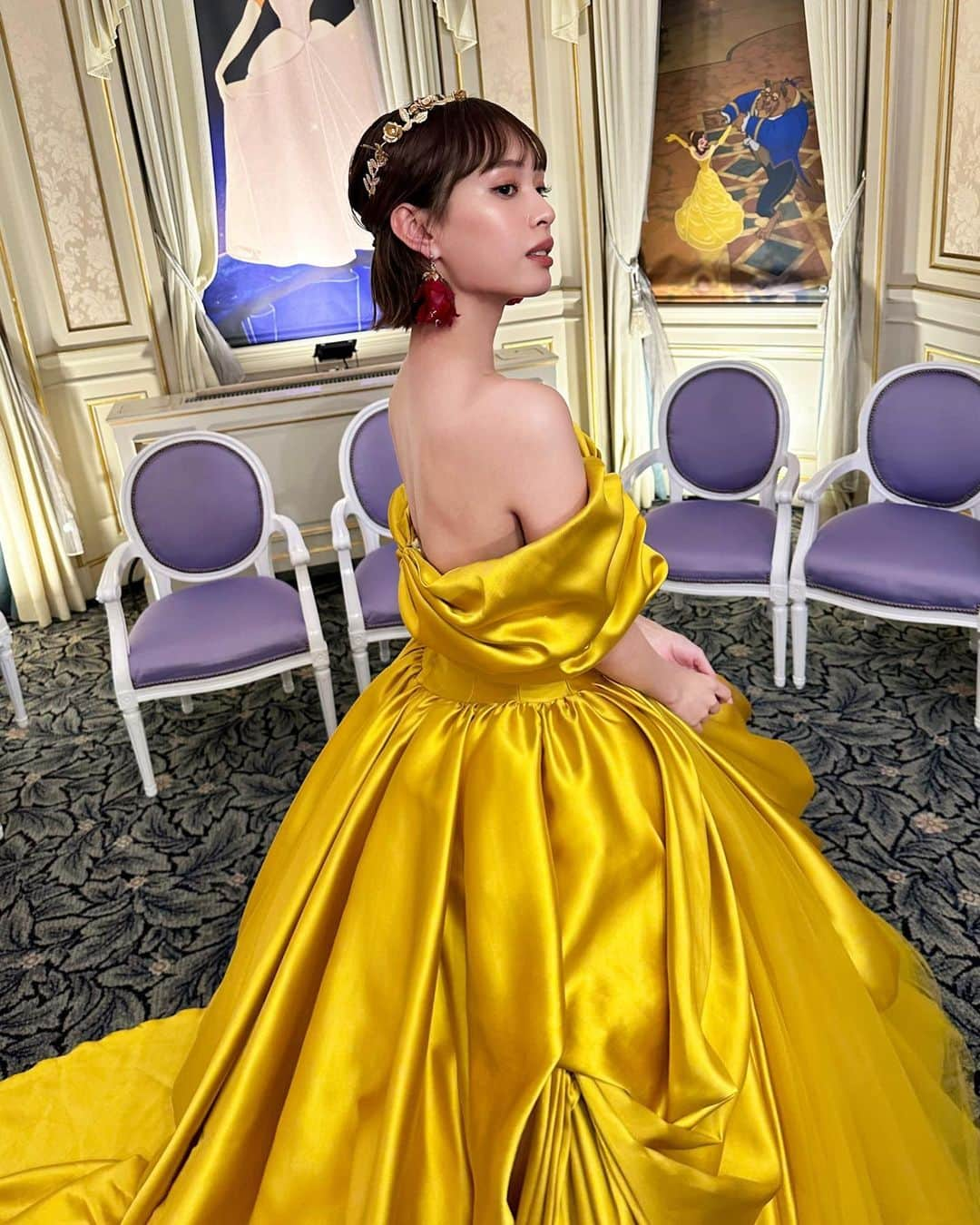 クロエさんのインスタグラム写真 - (クロエInstagram)「@kuraudia.weddingdress  9th Disney Wedding Collection👸🏼💛🌹  美女と野獣のベルや、 FANTASIAをモチーフにしたドレスも着させていただきました。どれもロマンチック🪄 Disney好きにはたまらない幸せ空間でした…！ ありがとうございました✨ #ディズニードレス #ディズニーウェディング #クラウディア」10月11日 19時27分 - ch__l__oe