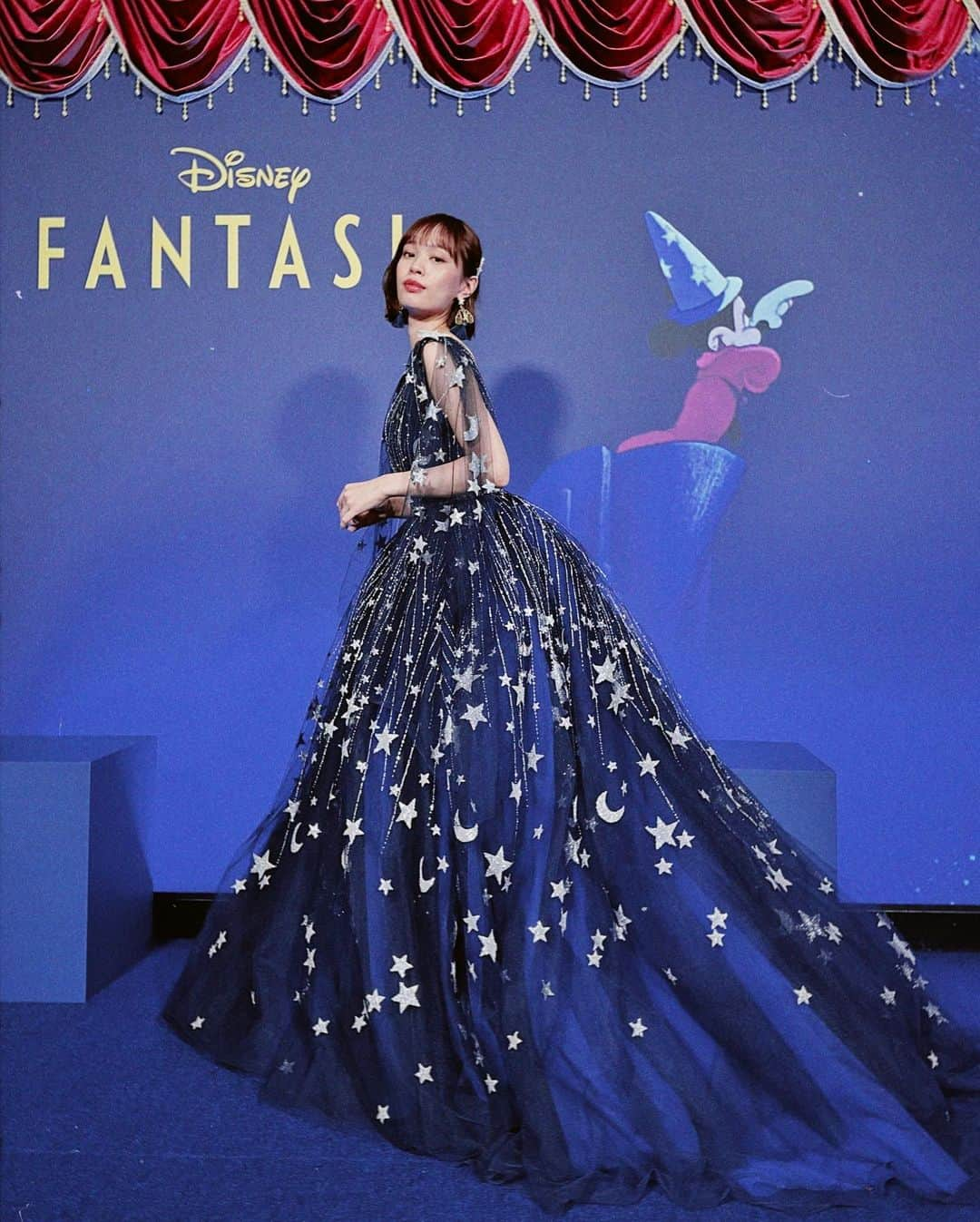 クロエさんのインスタグラム写真 - (クロエInstagram)「@kuraudia.weddingdress  9th Disney Wedding Collection👸🏼💛🌹  美女と野獣のベルや、 FANTASIAをモチーフにしたドレスも着させていただきました。どれもロマンチック🪄 Disney好きにはたまらない幸せ空間でした…！ ありがとうございました✨ #ディズニードレス #ディズニーウェディング #クラウディア」10月11日 19時27分 - ch__l__oe