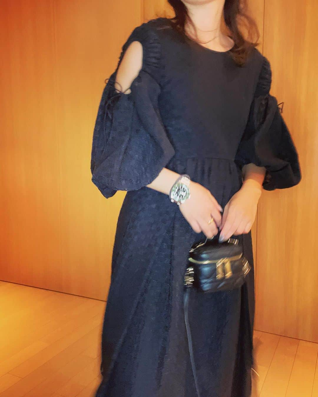 村上瑠美奈さんのインスタグラム写真 - (村上瑠美奈Instagram)「少し前の私服🖤  ついこの前までこんな格好でお出かけできたのに🥺🍂  onepiece @ceciliebahnsen  shoes @manoloblahnik  bag @dior   #るみな服#ootd#fashion#ceciliebahnsen#manoloblahnik #diorbag」10月11日 19時40分 - ruminamurakami