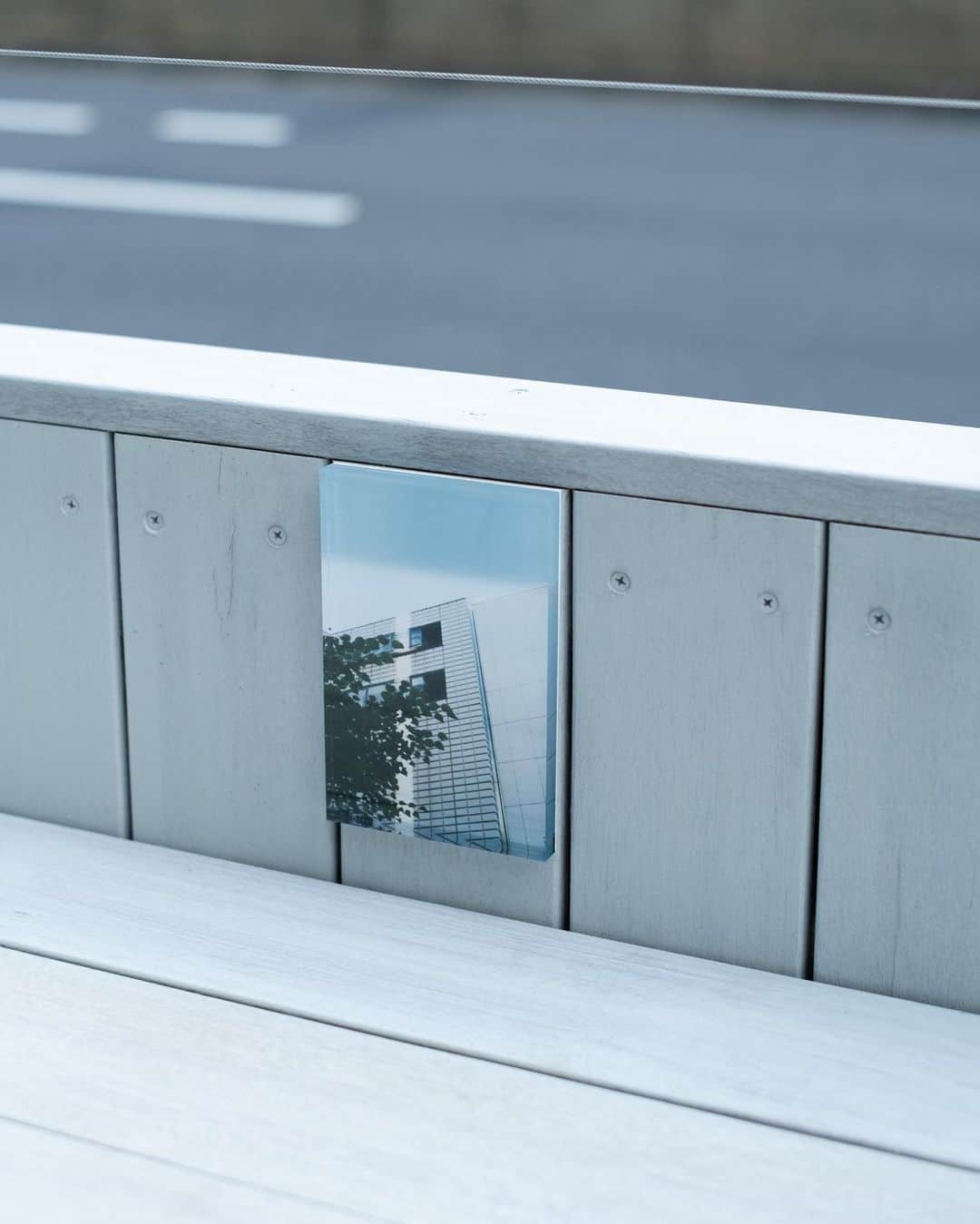 石田真澄さんのインスタグラム写真 - (石田真澄Instagram)「【T3 PHOTO FESTIVAL TOKYO 『falling light』】  八重洲・日本橋・京橋を撮りおろした作品『falling light』を屋外展示しています。  exhibition design_Kei Murayama  展示期間：2023年10月3日〜31日 場所：YAESU st. PARKLET（東京ミッドタウン八重洲前）」10月11日 22時05分 - 8msmsm8