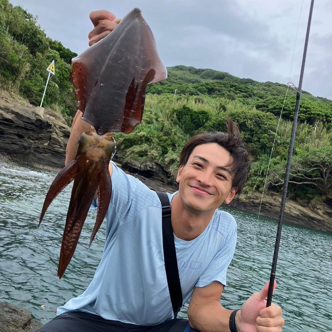 橋岡優輝さんのインスタグラム写真 - (橋岡優輝Instagram)「嵯峨ノ島🏝️  自然に囲まれてリフレッシュ！ 魚が大変美味でした🐟🐟  #五島列島 #嵯峨ノ島 #アコウの木 #釣り #平政リベンジしないと #ぱる」10月11日 19時44分 - h_yuki123