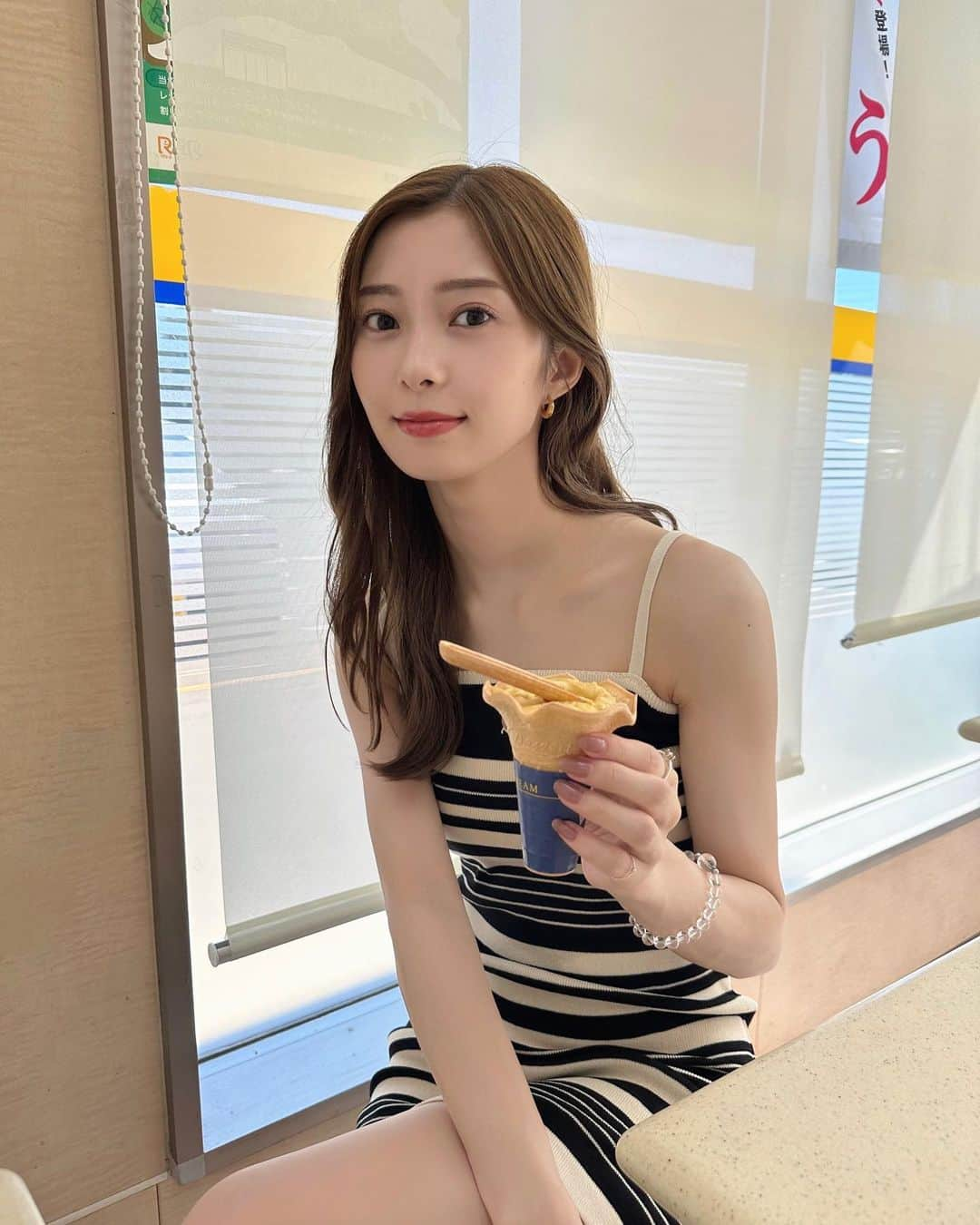 松川星さんのインスタグラム写真 - (松川星Instagram)「⁡ 夏の思い出。 ミニストップの焼き芋ソフトも お寿司もおいしかった🍠‪🍦‬」10月11日 19時48分 - akarin__rin