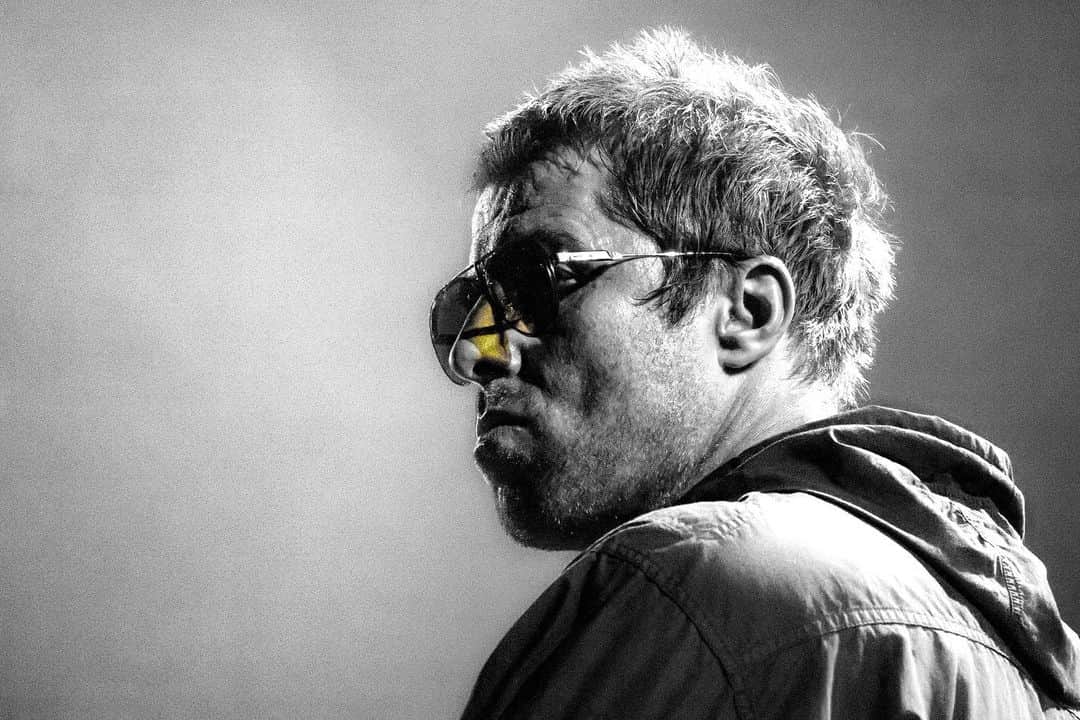 のインスタグラム：「"All it’s about is: keep making music, stay alive, stay out of trouble… ish" 📷 @anthonyharrison1986」