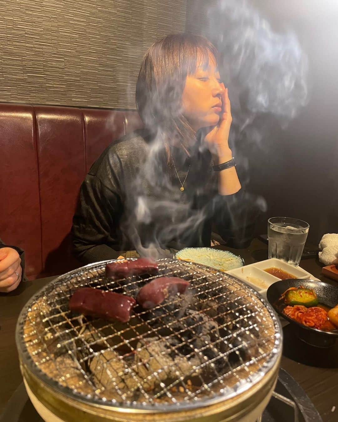 坂下千里子さんのインスタグラム写真 - (坂下千里子Instagram)「. 保湿中.... . #🤣 #焼き肉 #わさび #夜ご飯」10月11日 20時09分 - chiriko_sakashita_official