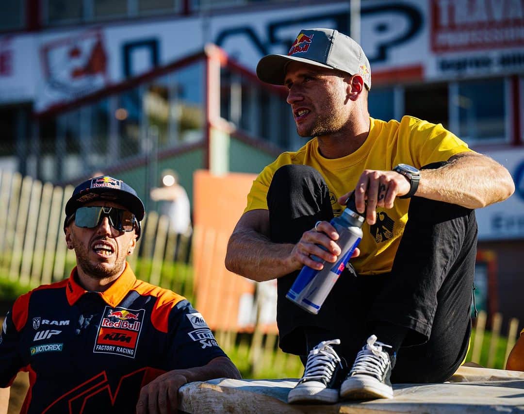 ケン・ロックゼンのインスタグラム：「One thing i enjoyed the most was getting to see and hang out with people that i haven’t seen in a loooooong time. What a fun but busy few days 🤙🏽  📸 @vaiosteve」