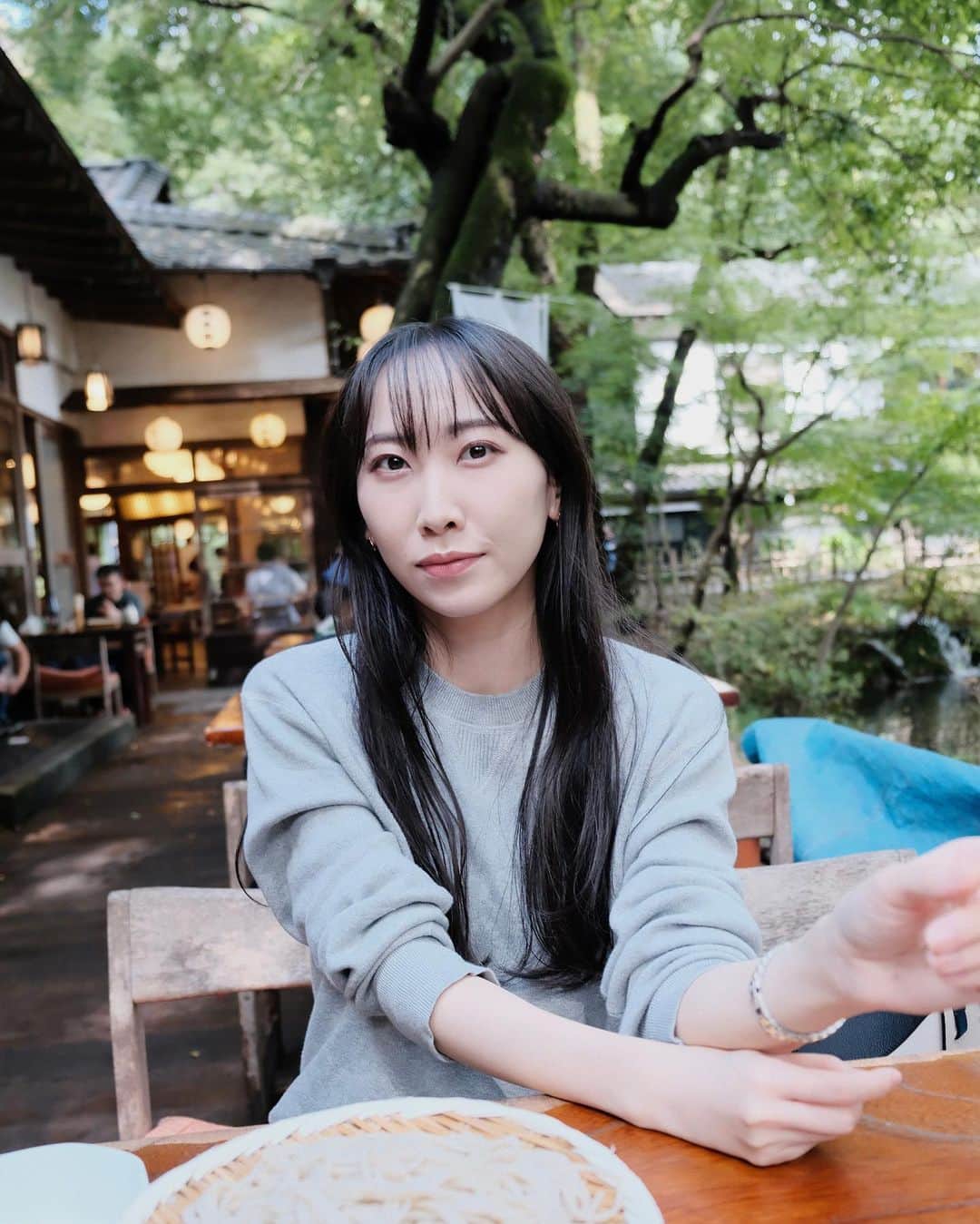 仁藤萌乃のインスタグラム：「術前にやらなきゃいけないことを少しずつ終わらせている最近🙋‍♀️ 大切な人に会いに行ったり ななぐりのお墓参りもできて良い感じ。 お寿司も食べたし、あとは何したいっけな〜  すでに大分長引いているし、この世に未練もないので痛くも痒くもないけれど、タイミング悪く厳しいおみくじ引いちゃって笑った😇 途中でフォントが変わっちゃってるのが気になって、一気に信憑性無くなったけど。笑」