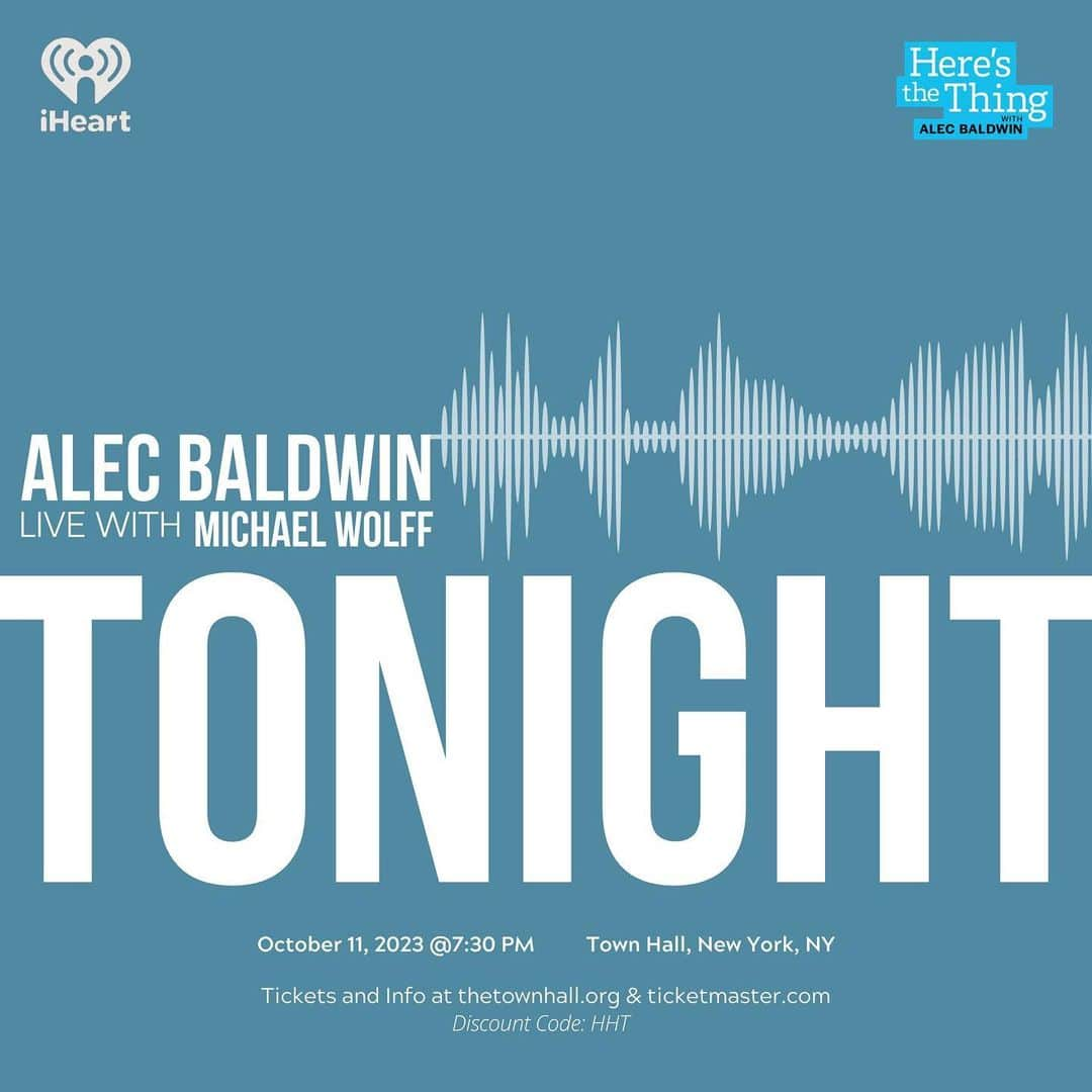 アレック・ボールドウィンのインスタグラム：「See you TONIGHT at 7:30 at Town Hall! Join us for 'Here's The Thing with Alec Baldwin' live show.   If you haven't already, secure your last-minute tickets now at ticketmaster.com. Don't forget to use code HTT for an exclusive discount.」