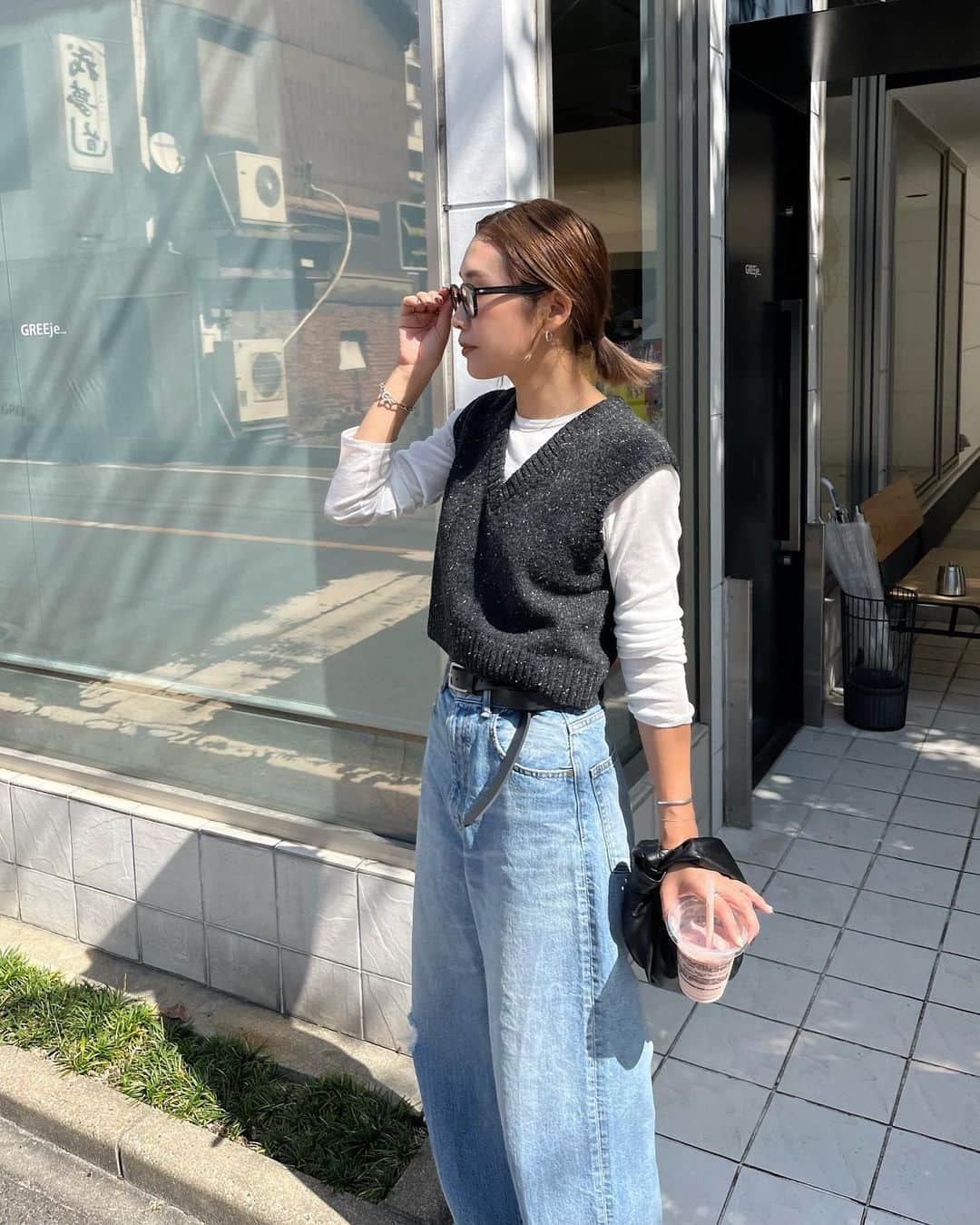 yan___5さんのインスタグラム写真 - (yan___5Instagram)「.  ニットベストがちょうどいい🐼 秋服が1番好き♡  ベスト #canaljean  デニム　#blackbymoussy  #カジュアルコーデ」10月11日 20時21分 - yan___5