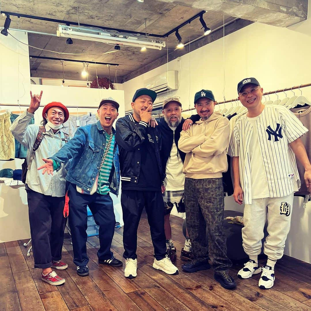 DJ HAZIMEさんのインスタグラム写真 - (DJ HAZIMEInstagram)「本日のお写真📱  皆さんお元気そうで何よりです🙏  #KAKOI #KYRA  #展示会」10月11日 20時25分 - djhazime