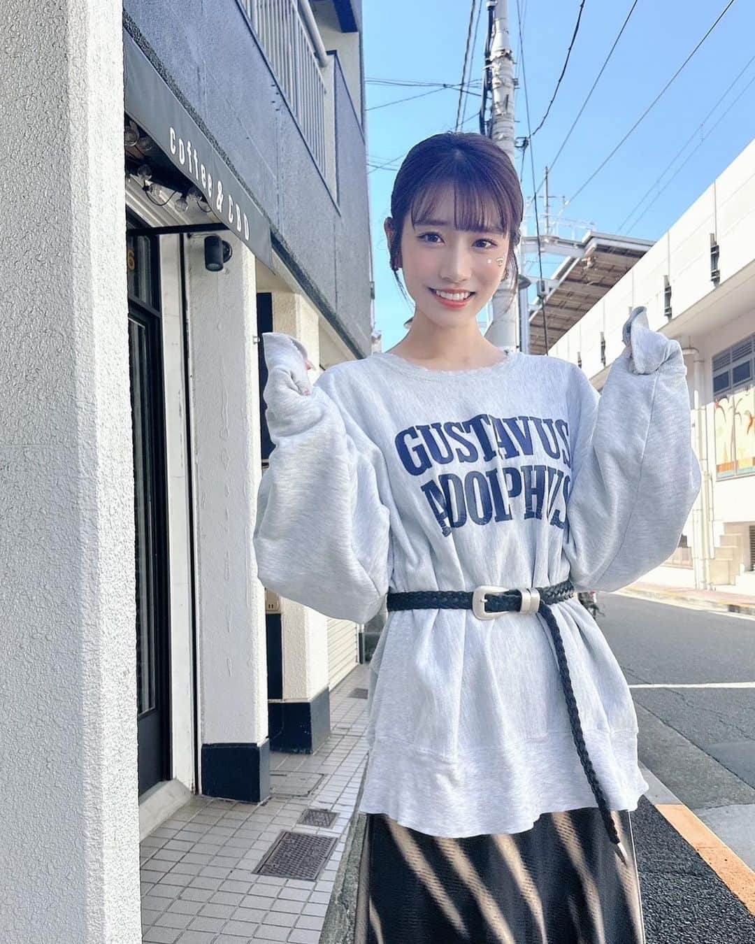 河北彩花さんのインスタグラム写真 - (河北彩花Instagram)「⁡ ⁡ ⁡ この日のお仕事をきっかけに 最近スニーカーを履くようになったよ👟🤍 ⁡ ⁡ ⁡ ストーリーにも書いたけど 昨日の投稿でびっくりされた方は この写真たちみて安心してください🥹(笑) ⁡ ⁡ ⁡ でもたまにはガラッと雰囲気変わったり するのもいいよね？？💭🫶🏻    #古着コーデ  #オフショット」10月11日 20時25分 - saika_kawakita__official