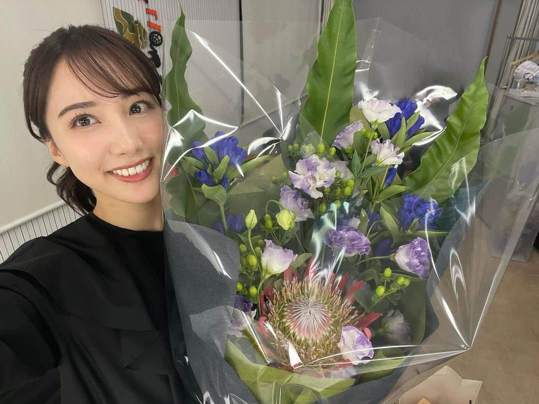 武藤彩芽さんのインスタグラム写真 - (武藤彩芽Instagram)「. . 今日の撮影で 素敵な花束をいただきました💐  秋らしくてかわいい🥰🧡」10月11日 20時30分 - mutoayame