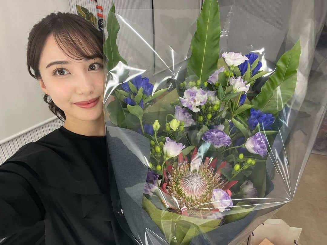 武藤彩芽さんのインスタグラム写真 - (武藤彩芽Instagram)「. . 今日の撮影で 素敵な花束をいただきました💐  秋らしくてかわいい🥰🧡」10月11日 20時30分 - mutoayame