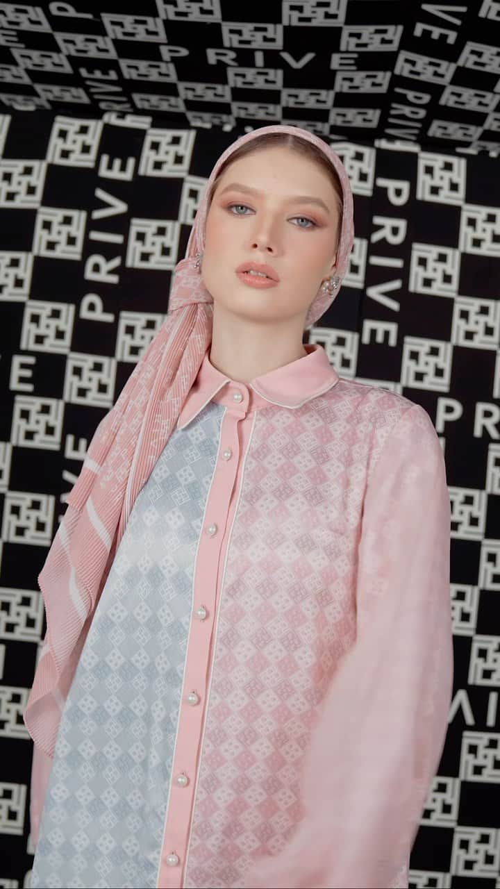 Ivan Gunawanのインスタグラム：「Feel the rythym, feel the new you 💕  Light Up Your Style with the Fancinate Blouse: Embrace the Delicate Charm and Illuminate Your Beauty  Now available at ivangunawanprive.com and all store , grab it fast !  P R I V E From @ivan_gunawan to you only ❤️  #ivangunawan #ivangunawanprive #ExclusivebyIvanGunawan #PremiumBlouse #ForeverFashionable #ConfidentlyYou #luxurystyle」