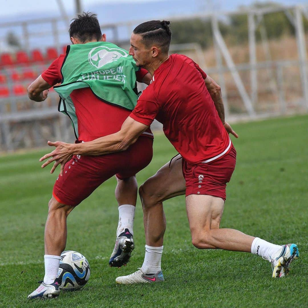 ダビド・バブンスキさんのインスタグラム写真 - (ダビド・バブンスキInstagram)「@ffmacedonia ⚽️❤️」10月11日 20時44分 - davidbabunski