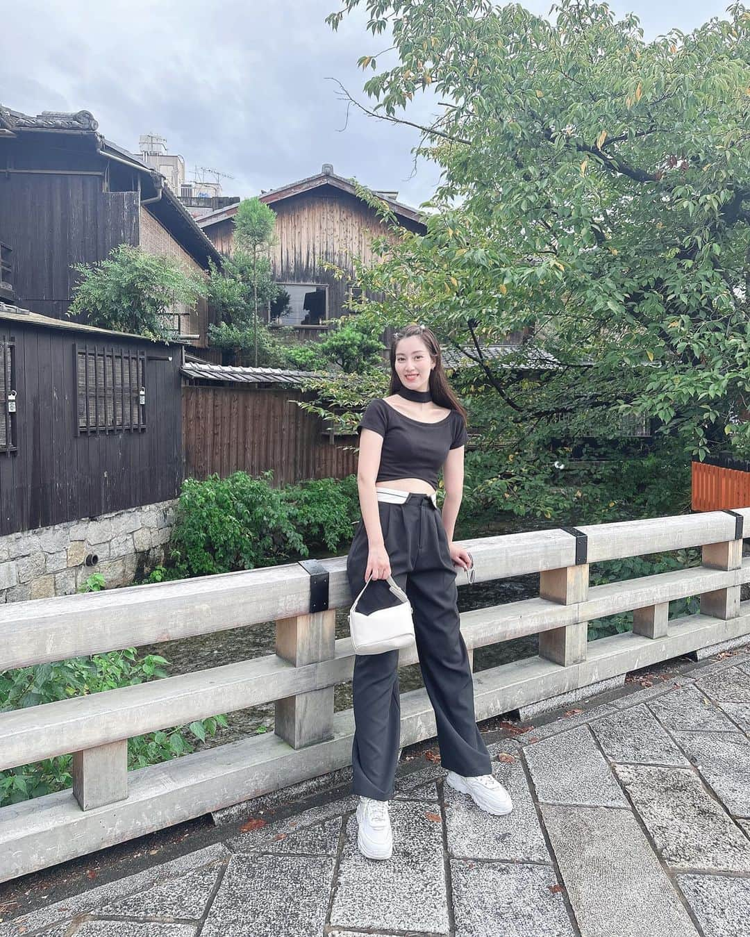 松原伊予菜さんのインスタグラム写真 - (松原伊予菜Instagram)「'  kyoto🐈‍⬛🖤  #ootd#服#code#コーデ#コーディネート#ブラックコーデ #kyoto#京都#祇園#京都カフェ#京都旅行#京都観光#京都ランチ#京都グルメ#京都カフェ巡り」10月11日 20時37分 - iyona_147