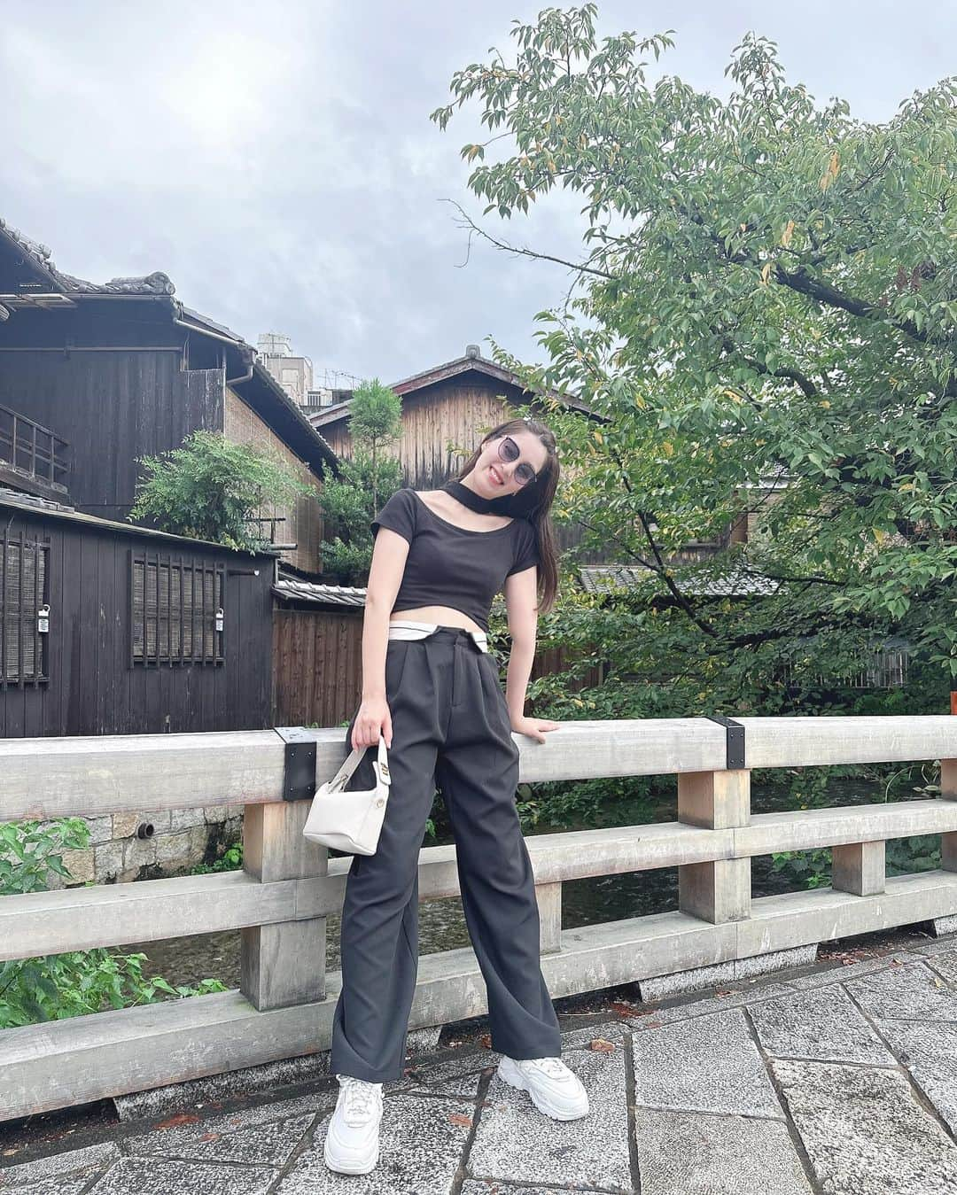 松原伊予菜さんのインスタグラム写真 - (松原伊予菜Instagram)「'  kyoto🐈‍⬛🖤  #ootd#服#code#コーデ#コーディネート#ブラックコーデ #kyoto#京都#祇園#京都カフェ#京都旅行#京都観光#京都ランチ#京都グルメ#京都カフェ巡り」10月11日 20時37分 - iyona_147