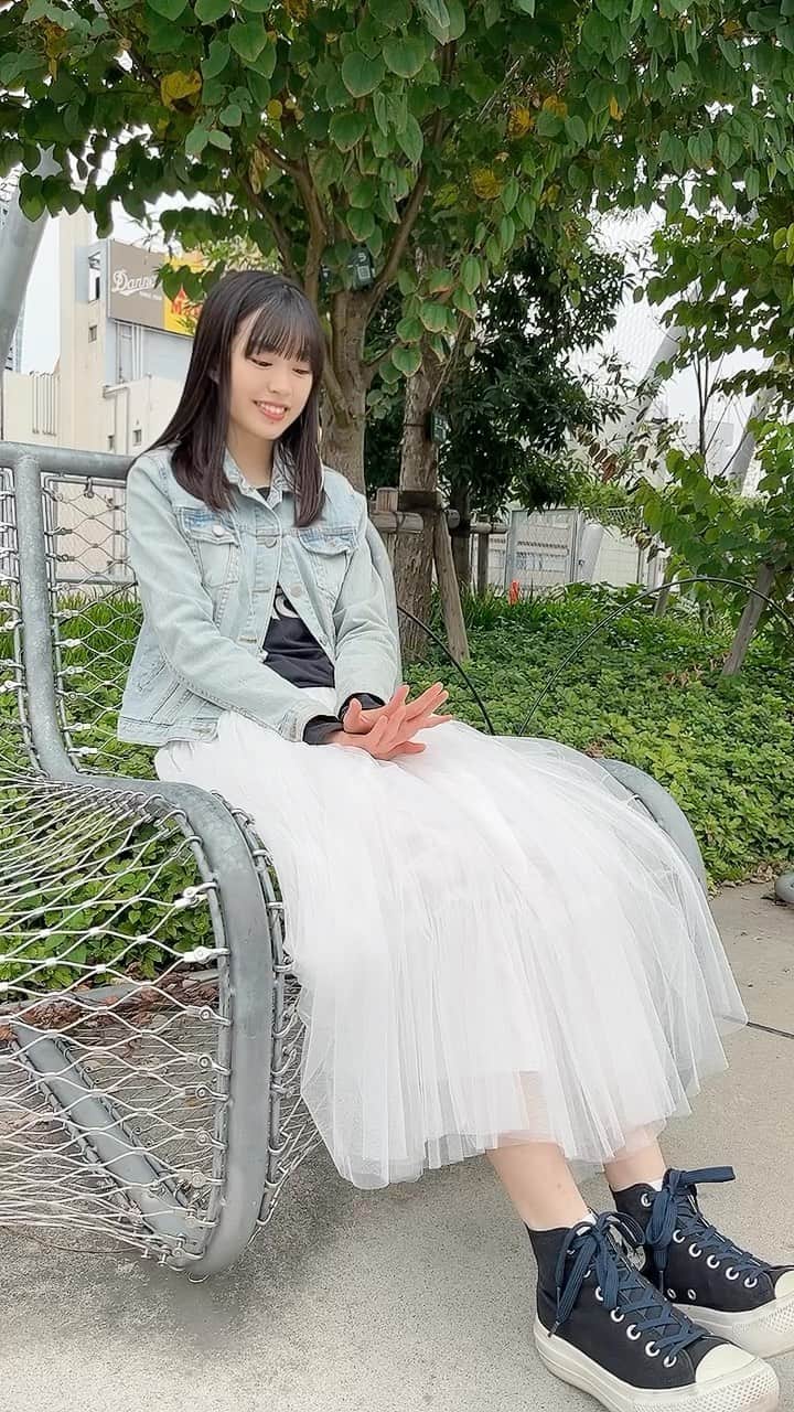 武上陽奈のインスタグラム：「途中で雨が☔️✨️  この日のスカート、お姫様みたいで好きなんです👸🏻👑💕  #雨#Rain#笑顔#おすすめ#宮下パーク#渋谷#Shibuya#Japan#JapaneseGirl#16歳#16yearsold#スターダストプロモーション#スターダスト#JK#FJK#女子高生#武上陽奈」