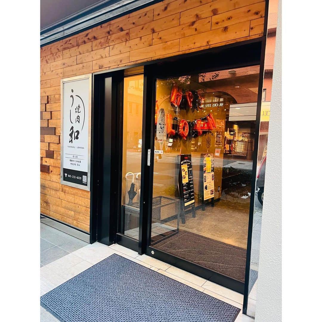 有明ゆなさんのインスタグラム写真 - (有明ゆなInstagram)「馬車道駅と関内駅のあいだにある 焼肉屋さん @ushiwa_yakiniku 🍀 . この日のおすすめのお肉 《飛騨牛・うちもも》 いただいちゃいました✨ . 脂身は少なめで さっぱりしていて ビール🍺がすすむ 美味しいお肉だった🥹 . 店内綺麗で 席数けっこうあって 奥の席もいい感じだった🫧 . 平日は HAPPY HOUR🍺で 290円のお酒たち🐥‼️ ぜひ平日の機会に✨ . . . PR @ushiwa_yakiniku #馬車道グルメ #健康焼肉 #オーガニックビーフ #子連れ焼肉横浜 #焼肉うし和 #みなとみらいグルメ #関内焼肉」10月11日 20時42分 - ariake_yuna