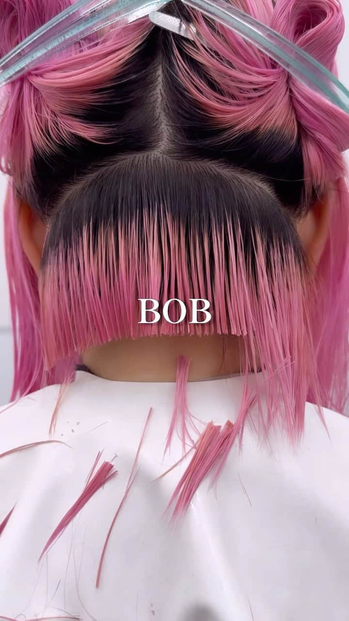 Seiichiro Kawakamiのインスタグラム：「BOB🩵 . ➖➖➖➖➖➖➖➖➖➖➖➖➖➖ . 《《　ご予約　》》 【平日】10時～20時 〜【Price】〜 カット_6800円 カラー_8800円 カット＋カラー_12000円 カット＋ダブルカラー_21000円 カット＋3Dハイライト_21000円 カット＋パーマ_13000円 カット＋縮毛矯正_21000円 髪質改善トリートメント_8800円 . ➖➖➖➖➖➖➖➖➖➖➖➖➖➖ . #cut #bob #カット動画 #切 #銀座美容室」