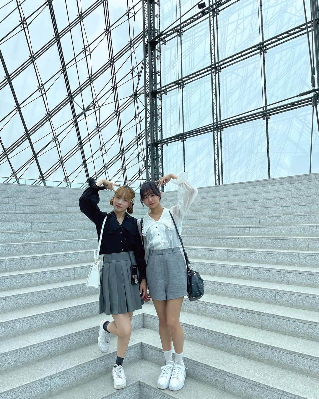 岩間妃南子さんのインスタグラム写真 - (岩間妃南子Instagram)「・ ・ ・ ガラスのピラミッド💎 雨降ってたけどどこいてもキラキラで綺麗だった☔️✨ ・ ・ ・ #北海道旅行 #北海道 #北海道観光 #ガラスのピラミッド」10月11日 21時02分 - hinako.1116