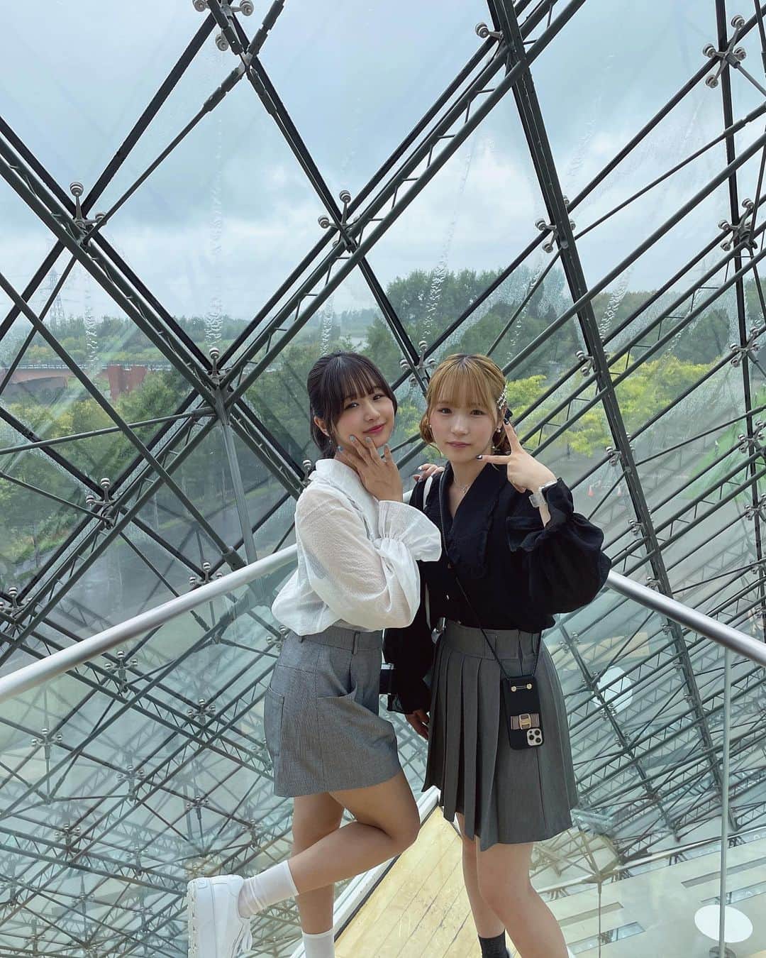 岩間妃南子さんのインスタグラム写真 - (岩間妃南子Instagram)「・ ・ ・ ガラスのピラミッド💎 雨降ってたけどどこいてもキラキラで綺麗だった☔️✨ ・ ・ ・ #北海道旅行 #北海道 #北海道観光 #ガラスのピラミッド」10月11日 21時02分 - hinako.1116