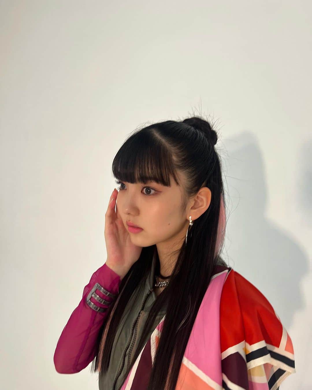 菱田未渚美のインスタグラム：「 ︎︎ ピンクでいーっぱい🎀💕🌷💗👚」