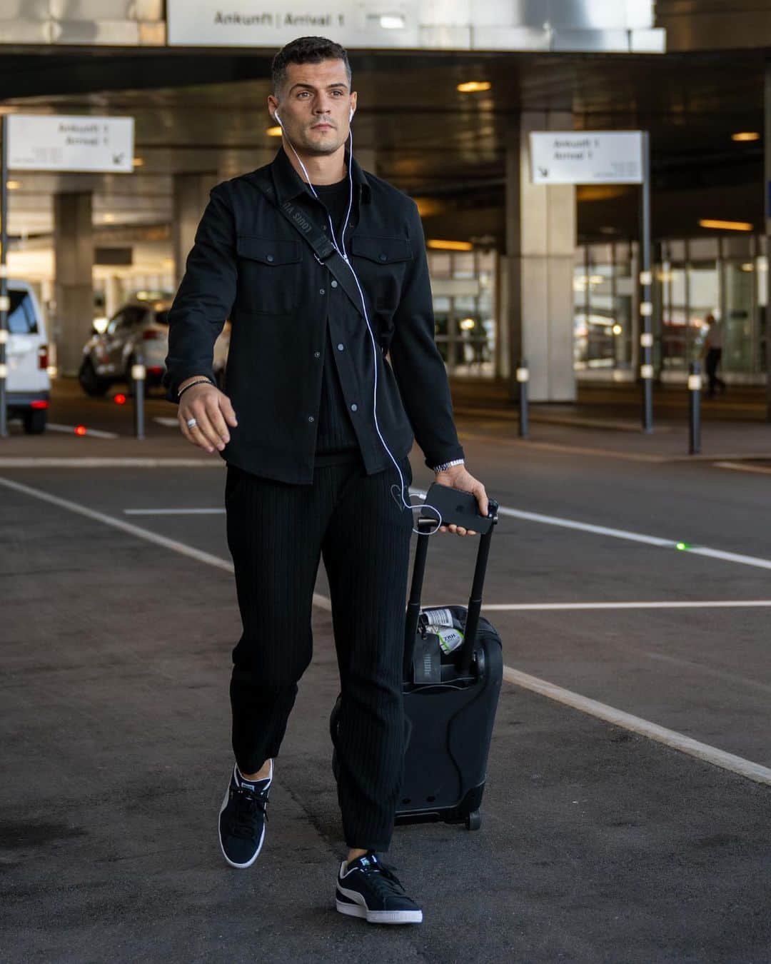 グラニト・ジャカのインスタグラム：「Always good to be back with @swissnatimen 🇨🇭」