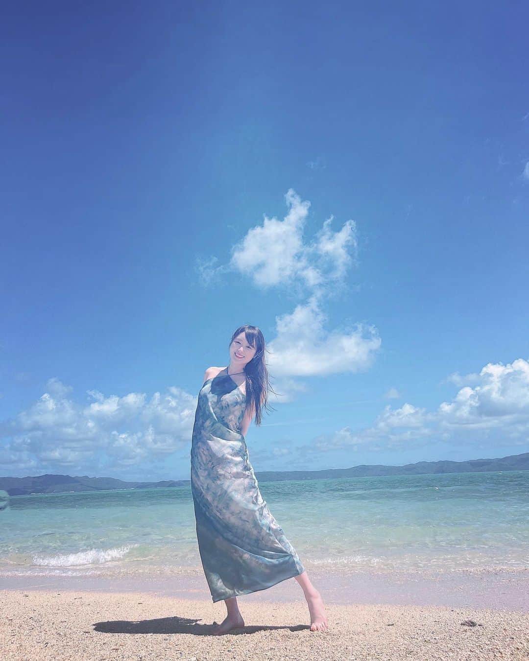 高山一実さんのインスタグラム写真 - (高山一実Instagram)「. #10年分の夏休み #古宇利島」10月11日 21時00分 - takayama.kazumi.official