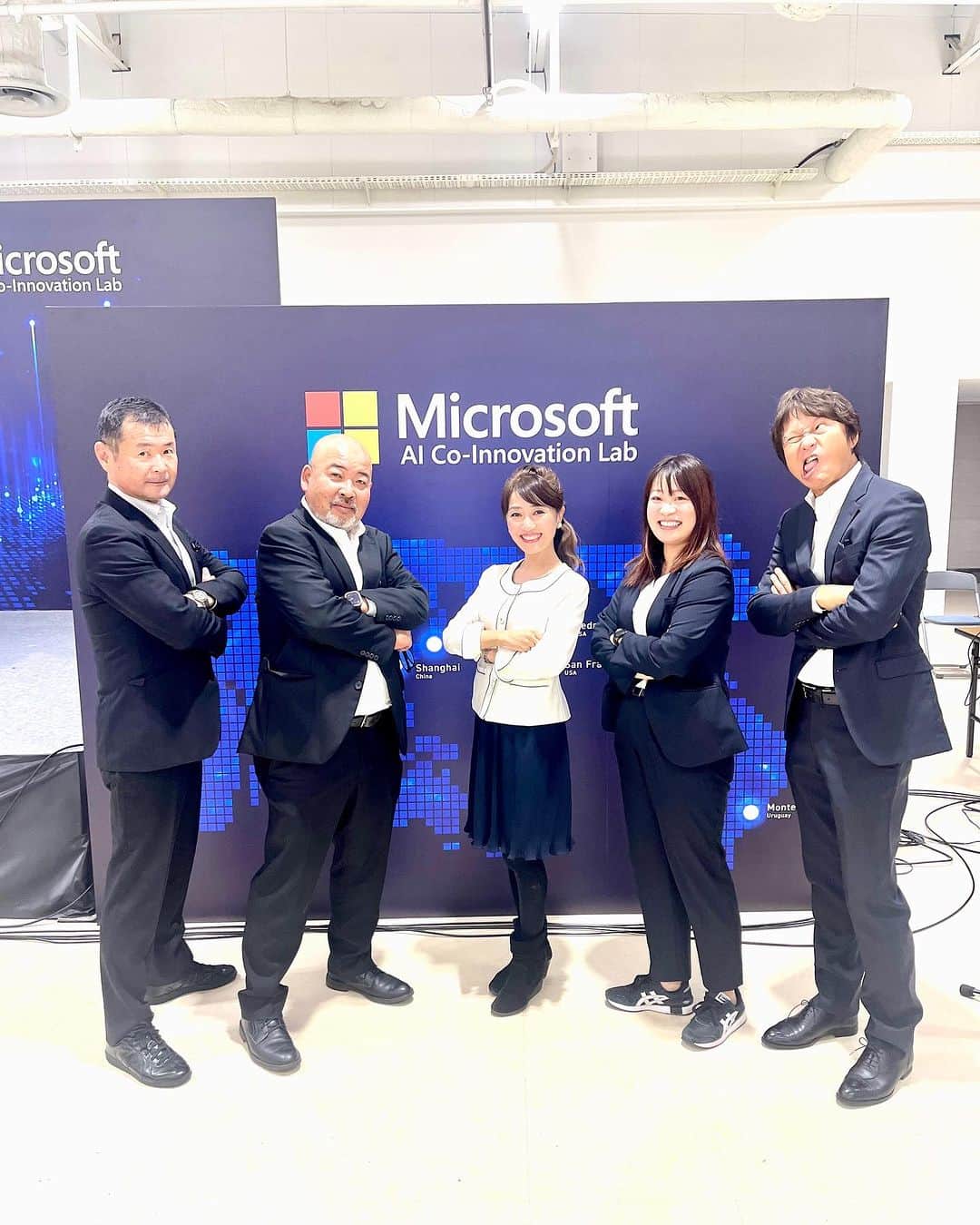 永倉由季さんのインスタグラム写真 - (永倉由季Instagram)「. . ⁡ 神戸に日本で初めて開設した 「Microsoft AI Co-Innovation Lab for Japan 」     オープン記念イベントの 第2部の司会を担当させて頂きました。   ⁡ 全てAIに頼るのではなく 共創しながら ビジネスに活用するのだそうです。 ⁡ (農業にも使われていて興味深かった🌾) 　　　 ________________ 　　　　 ⁡ 新人の時からお世話になっている プロフェッショナルな皆さんは 　　 　　　　　　 安心かつ 面白くて楽しくて帰りたくなくなる(笑) (一人ヘンテコな顔してはる) ⁡ 　　　　　　　 現場は 出ている人だけでなく オモテに出ていないスタッフさんがいるから 成り立ってます✨ . . ⁡#神戸 #microsoftaicoinnovationlab Lab   #オープンイベント  #ai   ⁡ ▶︎アメブロ更新　↓プロフリンクから　　　　　　　　　　　　　　　@yuki_nagakura67 ⁡ ✼••┈┈┈┈┈┈┈┈┈┈┈┈┈┈┈┈••✼  　　　　　 ▶︎アナウンサー・プライベート用Instagram @yuki_nagakura67 ⁡ ▶︎ブランディング用/魅せ方・伝え方・オススメ @yuki_nagakura_brushup_salon ⁡ ✼••┈┈┈┈┈┈┈┈┈┈┈┈┈┈┈┈••✼ ⁡ ⁡ #永倉由季 #フリーアナウンサー #司会者#司会業  #顔タイプ診断 #顔タイプアドバイザー #顔タイプ診断® #アナウンサー #女子アナ#女子アナコーデ ___________________________」10月11日 21時04分 - yuki_nagakura67