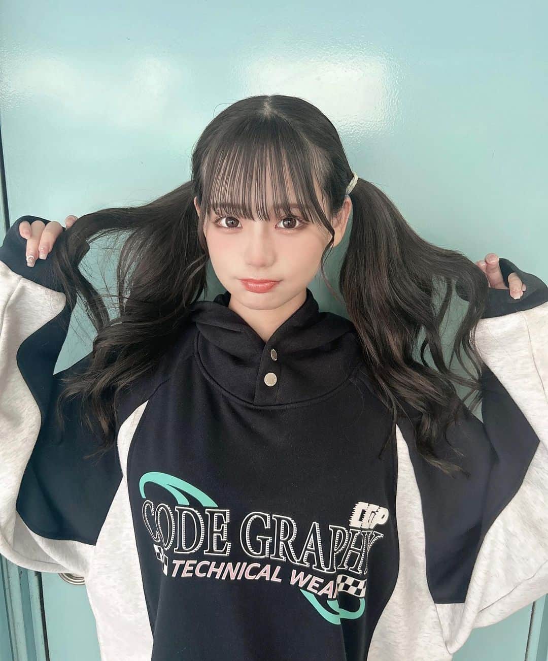 和田海佑のインスタグラム：「ひさしぶりに服を着た 、ぬくぬくᐢ ᴗ . ᴗ ᐢ  #NMB48 #アイドル #ツインテール #ootd #좋아요 #셀카 #팔로우 #데일리룩 #맞팔 #패션」