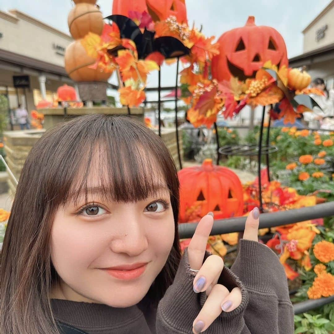 谷花音さんのインスタグラム写真 - (谷花音Instagram)「・ あと少しでハロウィンですね🎃  お店や街もハロウィンの飾りがたくさんで可愛い♡  #ハロウィン #今年は #なにか作ろうかな #お菓子でも #ご飯系でも #楽しみ☺️ #谷花音」10月11日 21時08分 - t_kanon_ta