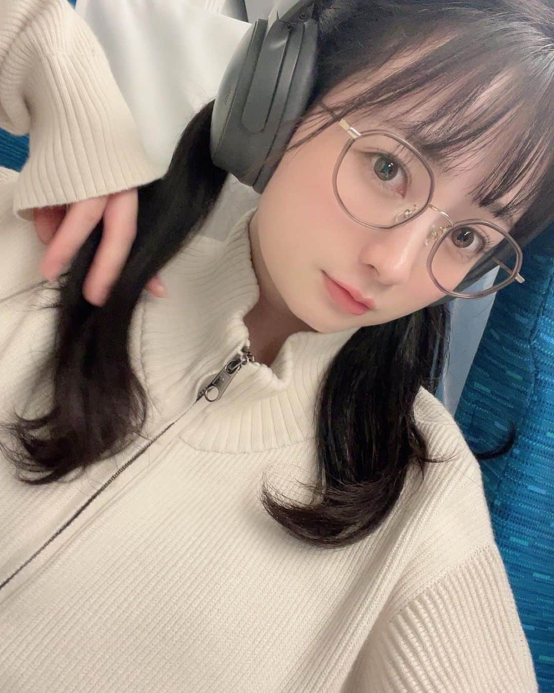 江籠裕奈のインスタグラム：「⁡ 秋全然感じられてない！ 今年半袖からすぐパーカーに切り替わった🥹」