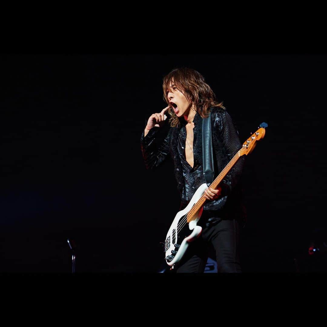 LUNA SEAさんのインスタグラム写真 - (LUNA SEAInstagram)「. LUNA SEA DUAL ARENA TOUR 2023 UN ENDING STYLE  10.8 K-ARENA YOKOHAMA  #LUNASEA #DUALARENATOUR #MOTHERvsSTYLE #LUNAPIC  @ryuichikawamura_official @sugizo_official @inoran_official @j_wumf @331shinya @lunasea_official_web_store  Photo by Keiko TANBE, Yoshifumi Shimizu, Kyoka Uemizo」10月11日 21時19分 - lunaseaofficial