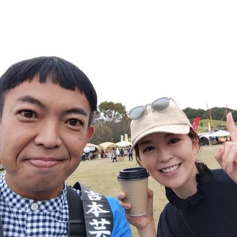 中野美奈子のインスタグラム：「先日、讃岐まんのう公園のアウトドアイベントで、丸亀市の住みます芸人“大木亀丸さん”にばったりお会いしました！  亀丸さんの市内での遭遇率かなり高いです！ お城の人力車でも有名ですが、各所のイベントで丸亀市のために盛り上げてくれてますよ〜。  今週末15日、16日はグルーン丸亀で、うちわ作りのイベントされるそうです！ （日曜日はすでに満員）  秋はお休みが多くてイベント盛りだくさん✏️ さて、我が家はこの週末は何をしようかなぁ。  亀丸さん、またお会いしましょう〜。  @hansukeooki  #丸亀市 #住みます芸人  #丸亀城 #人力車のお兄さん   #同い年 #こどもたちの人気者  #讃岐まんのう公園  #ハンバーガーが気になる2歳 #食欲の秋ですね  #中野美奈子」