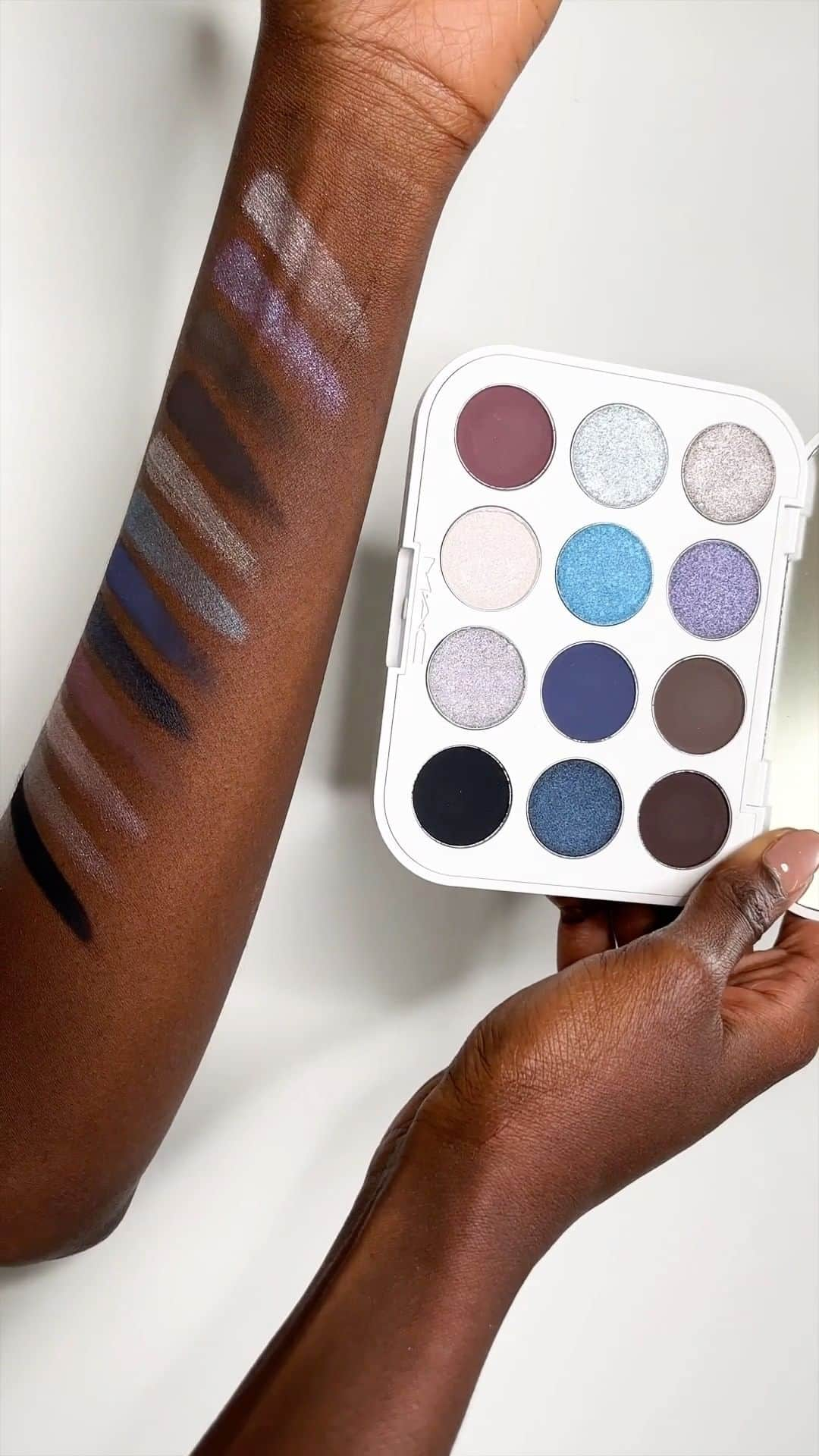 M·A·C Cosmetics UK & Irelandのインスタグラム：「When you’re literally a cool girl ❄️  The NEW limited-edition Snowbody’s Business Eyeshadow Palette x 12 is perfect for adding a touch of cool to your festive season looks. Featuring 12 wintry shades with a one-swipe colour payoff that lasts for up to 8 hours.  Available in-store or tap to shop NOW!   #MACCosmeticsUK #MACHoliday #MACBizarreBlizzardBash」