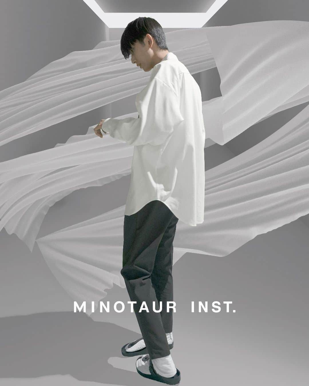 ミノトールさんのインスタグラム写真 - (ミノトールInstagram)「MINOTAUR INST. WASHI SHIRTS  FUNCTION: ANTI BACTERIAL DEODORIZATION QUICK DRYING WATER ABSORPTION  Production : Made in Japan Material : Made in Japan  和紙布は、皮膚周辺及び室内空気の浄化作用、解毒作用、化学繊維と組み合わせた際の静電気が発生しない事や、何よりもヒトとの生体親和性が良く体調維持にとても大切な役割を果たしてくれる。 更に夏は涼しく、冬は暖かいオールシーズン素材。 リラックスシルエットで和紙布独特の風合いがあり、機能性豊富なポテンシャルの高いテクニカルシャツ。 天然素材とテックの融合により、ドライタッチで軽量 / 吸水速乾 / 消臭 / 抗菌機能の、リラックススマートシャツ  Washi cloth has a purifying effect on the skin and indoor air, a detoxifying effect, does not generate static electricity when combined with chemical fibers, and above all, has good biocompatibility with humans and plays a very important role in maintaining physical condition. . Furthermore, it is an all-season material that is cool in the summer and warm in the winter. A technical shirt with a relaxed silhouette and the unique texture of Japanese paper cloth, and a high potential for functionality. A relaxing smart shirt that is dry to the touch, lightweight, absorbs water, dries quickly, deodorizes, and has antibacterial functions by combining natural materials and technology.  #minotaur_inst #minotaurinst #minotaur #ミノトールインスト #ミノトール #functional #comfortable #miyashitapark #tech #techwear #テック #relaxsmart #リラックススマート #relaxsmartwear #リラックススマートウェア #washi #和紙 #unisex #ユニセックス」10月11日 21時33分 - minotaur_inst._official