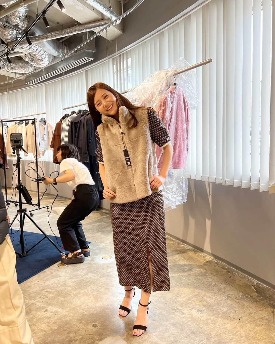 今井美桜のインスタグラム：「＊ もこもこ可愛いベスト🐏  #emmeti #秋服」