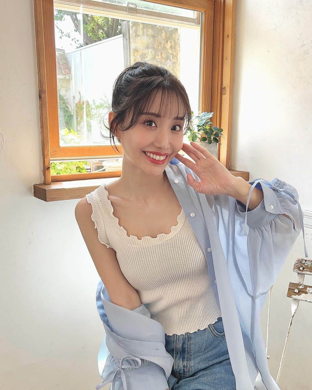 柴田阿弥のインスタグラム：「めっちゃ夏でした〜🥰 この日は激暑な日でしたよっ笑  ㅤㅤㅤㅤㅤㅤㅤㅤㅤㅤㅤㅤㅤ #夏の思い出 #シャツコーデ #タンクトップ #ポニーテール」