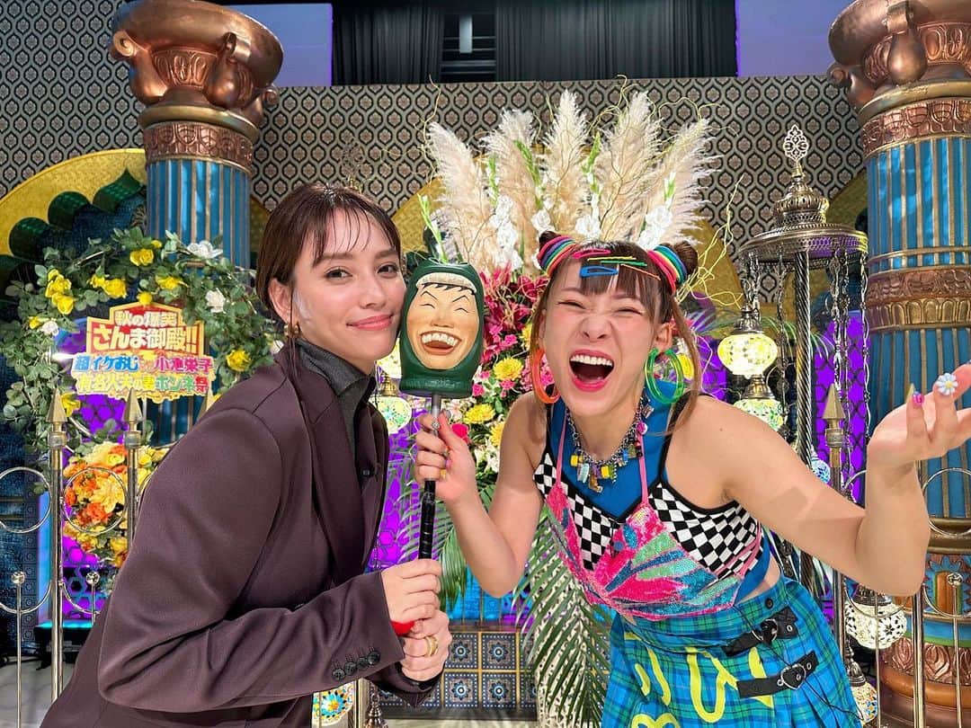 滝沢カレンのインスタグラム：「昨日はさんま御殿3HSPみていただいた方、 ありがとうございます♡  いまとなってもあそこに座らせて頂く頃には毎回汗をかいて、緊張しています🥹 でもいつまでたっても永遠に安心や落ちつきには変わらない、緊張すぎながらも楽しい場所です。💓  昨日もドキドキしすぎていましたが、 うしろに隔週で会うフワちゃんいたので よかったです😂 何もかも楽しいが増えちゃいます✨  あっという間に10月です。  もう秋のスペシャルを収録していたり、 年末を香らすの番組が現れてくるんでしょうね☺️」