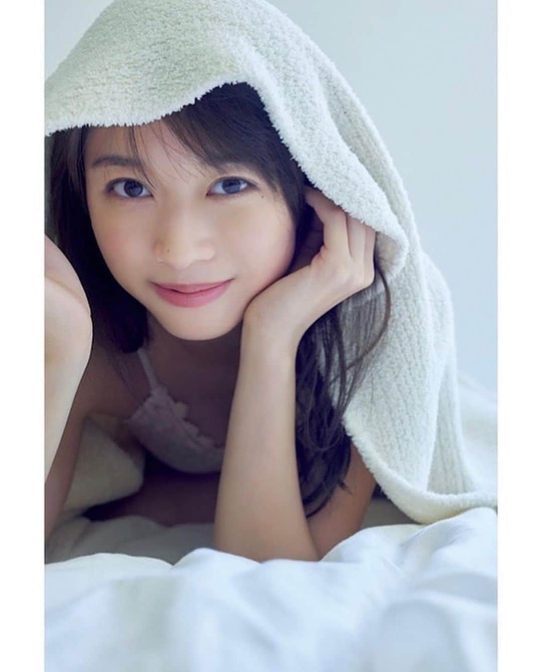 牧野真莉愛さんのインスタグラム写真 - (牧野真莉愛Instagram)「♡ ♡ ✨アップトゥボーイ vol.332✨ 10月23日(月)発売❣️❣️❣️ 表紙･巻頭🐰モーニング娘｡'23 牧野真莉愛です💕 🎀 楽天ブックスさんでご予約&ご購入いただくと、 “楽天ブックス限定特典 生写真2種ランダム 櫻井梨央ちゃんor牧野真莉愛”をプレゼント🎁 予約は絶対💗💗💗 ♡ ♡  #ワニブックス さん #アップトゥボーイ #モーニング娘23 #牧野真莉愛」10月11日 22時07分 - maria_makino.official