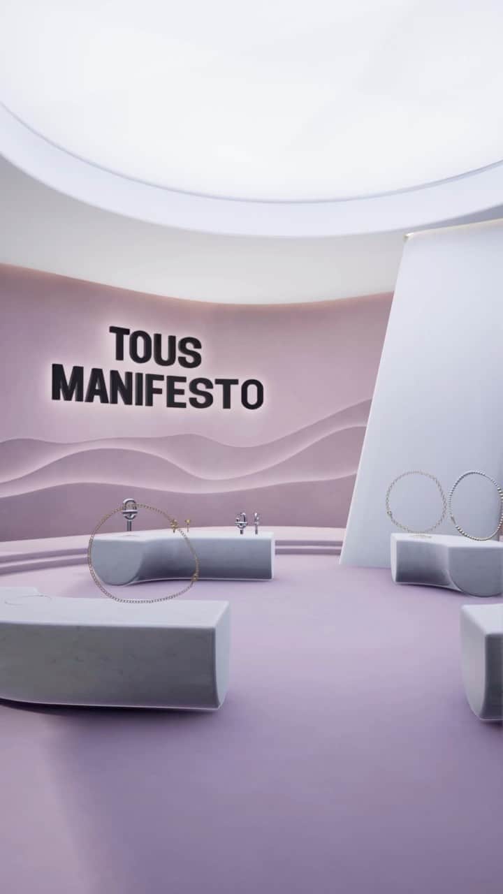 トウスのインスタグラム：「Immerse yourself into TOUS MANIFESTO Metaverse 🔭 Inside this virtual world you will find different spaces where you can see our TOUS MANIFESTO jewels in detail and create your own still lives, everything inside a complete TOUS universe 💫」