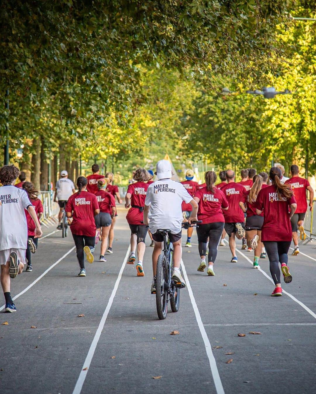 ケビン・マイヤーさんのインスタグラム写真 - (ケビン・マイヤーInstagram)「Retour en images sur cette Mayer Experience Bruxelles 👌🏼  Merci à tous les participants pour votre motivation et vos sourires  Merci à tous les bénévoles pour votre amour de l’athlétisme (@royal_excelsior_brussels 😍) Merci à @bxl_online pour l’accueil  Merci à @lyceefrancaisjm pour l’aide  Et merci à mes deux partenaires historiques qui nous suivent dans tous les projets : @nikeparis  @infologic_copilote   Prochaine édition ?」10月11日 22時20分 - mayer.deca