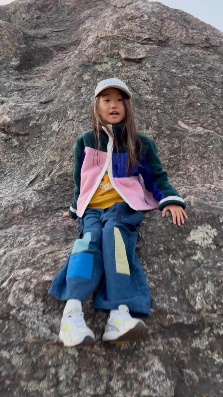 チャン・ユンジュのインスタグラム：「요즘 토이 스토리에 빠짐. 대략 30번은 찍은거 같음. 🫶🏻🩷🎤🎬🎹 특별출연 #앤디 (시작전 간주에서 스윽 지나가주심) #toystory #whenshelovedme」