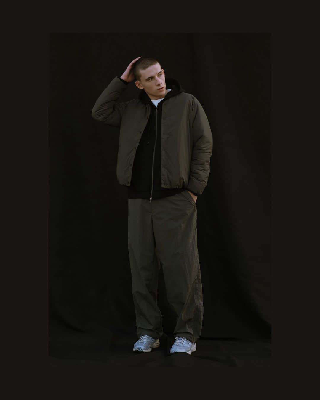 のインスタグラム：「ㅤㅤㅤㅤㅤㅤㅤㅤㅤㅤㅤㅤ　　 2023 AUTUMN/WINTER NANGA × URBAN RESEARCH  「都会特化型ファンクショナルダウンシリーズ」 ＿＿＿＿＿＿＿＿＿＿＿＿ ㅤㅤㅤㅤㅤㅤㅤㅤㅤㅤㅤㅤ　　 ・AURORA 3layer downblouson ¥39,600(税込) ・NoCollar Down Blouson ¥28,600(税込) ・Down Jacket ¥52,800(税込) ※11月上旬発売予定 ＿＿＿＿＿＿＿＿＿＿＿＿ ㅤㅤㅤㅤㅤㅤㅤㅤㅤㅤㅤㅤ　　 2010年より10年以上にわたりコラボレーションを行っている、国産シェラフ・メーカー「NANGA」との毎年ご好評のダウンブルゾンを今年もリリース。  今回は定番のダウンブルゾンに加え、化学素材メーカー・小松マテーレのファブリックを使用した新型のダウンジャケットと、ノーカラーブルゾンの2型も新たに登場。 ＿＿＿＿＿＿＿＿＿＿＿＿ ㅤㅤㅤㅤㅤㅤㅤㅤㅤㅤㅤㅤ　　 #urbanresearch #urbanresearch_men  #nanga #アーバンリサーチ  #ナンガ」
