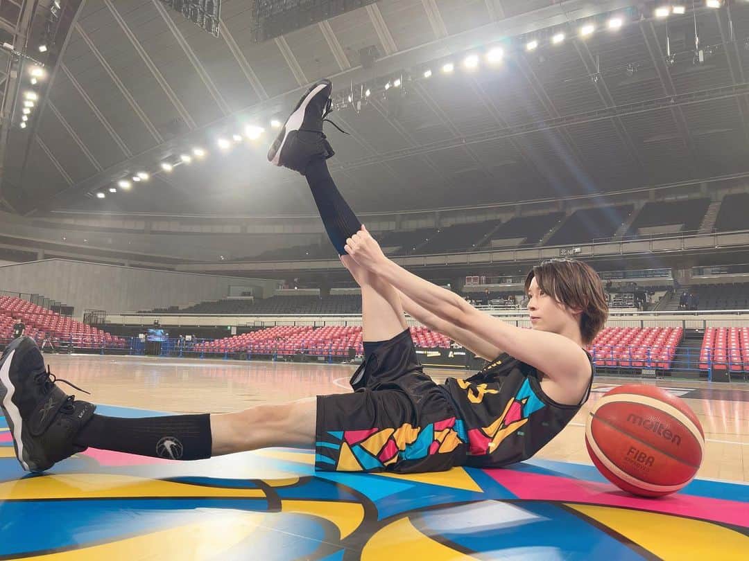笹森裕貴のインスタグラム：「『ACTORS☆LEAGUE in Basketball 2023』 無事に終わりました！！！ 最高に楽しかった！！！！  #くるむありがとう #長い靴下もくれたありがとう #形から入る男 #素人」